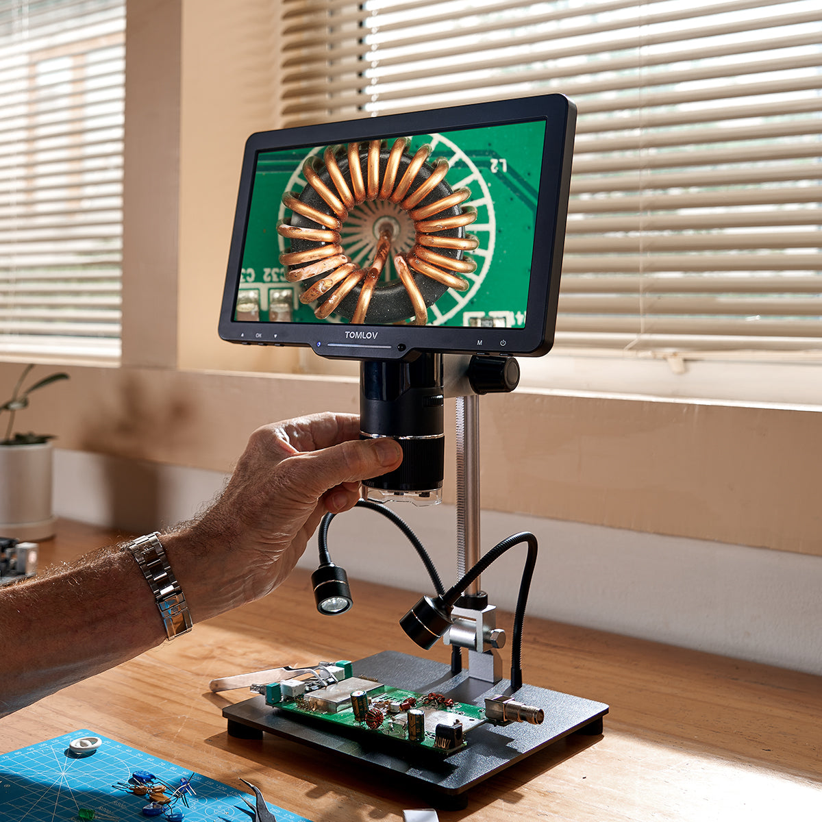 Explore the Best Soldering Microscopes for Electronics Repair